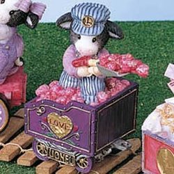 Mary's Moo Moos Lionel Cow In Coal Cart 780758